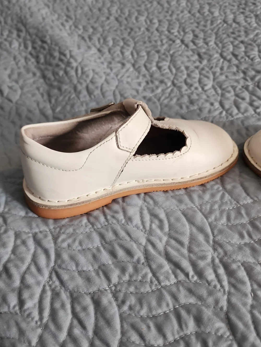L'Amour Size 9 Toddler